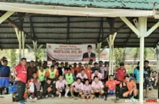 Reses Wakil Ketua DPRD Kota Padang Mastilizal Aye yang menggelar kegiatan resesnya di Lapangan Sepak Bola Senin (7/9).